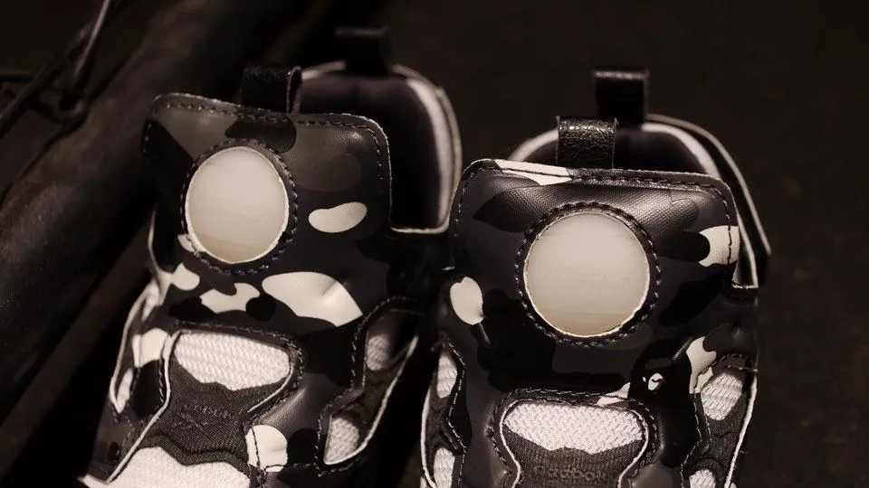 A BATHING APE® x mita sneakers Reebok VERSA PUMP FURY 